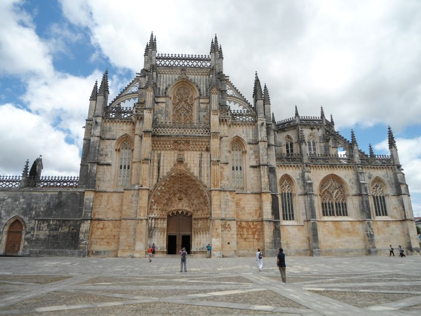 Fátima, Batalha, Alcobaça, Nazaré and Óbidos Private Tour - Key points to know before booking