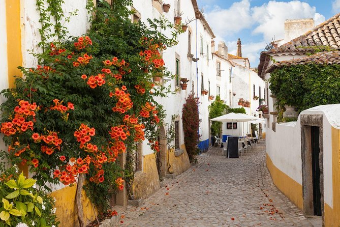 Fátima, Nazaré, and Óbidos: Small Group Tour From Lisbon - The guides make the small group worthwhile