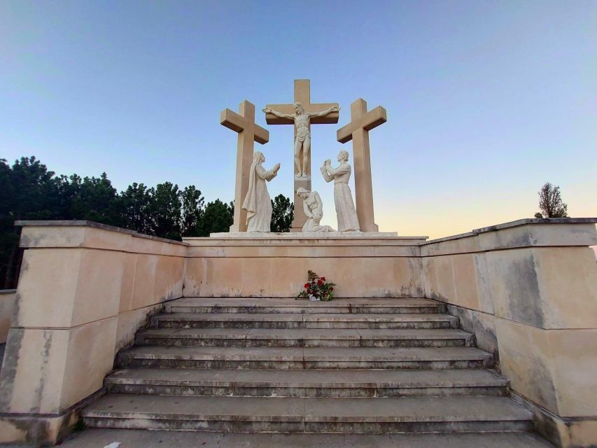 Fátima Private Tour: Shrine| Sacred Path |Shepherds House - Starting at Cruz Alta and getting your bearings