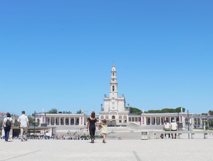 Fátima: Sanctuary and Aljustrel Village, Private Guided Tour - Why the village matters as much as the sanctuary