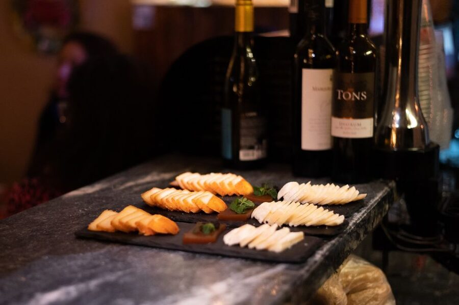 Food Tour: Portuguese wine & Tapas with Ginjinha Tasting - What the Guide Adds to the Meal