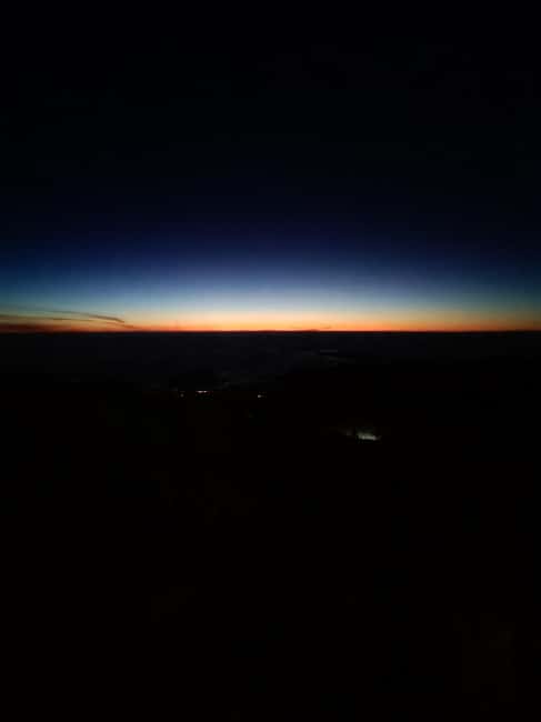 From 0 to 1818 meters to Pico do Arieiro Sunrise - A small group makes the mountain morning easier