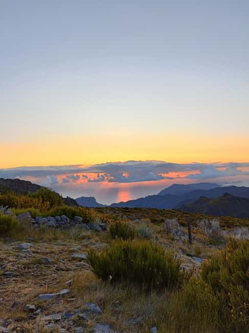 From 0 to 1818 meters to Pico do Arieiro Sunrise - A short off-road ride before returning