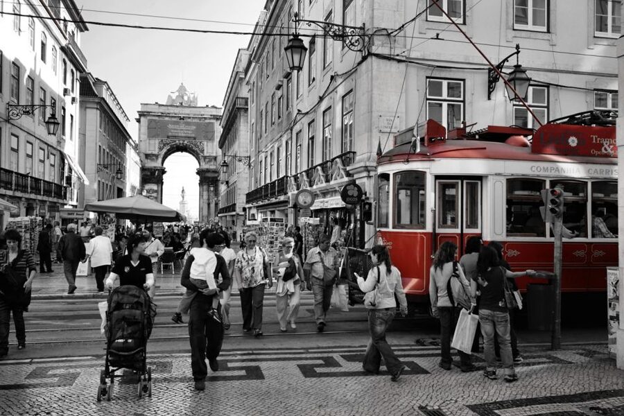 From Algarve: Lisbon City Tour with Shopping - Key points to know before booking