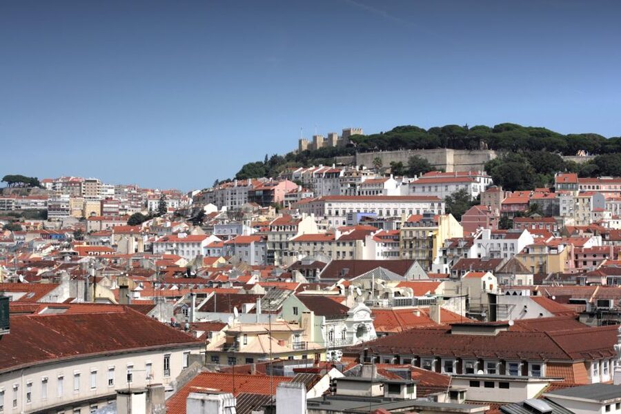 From Algarve: Lisbon City Tour with Shopping - The long road from the Algarve to Lisbon