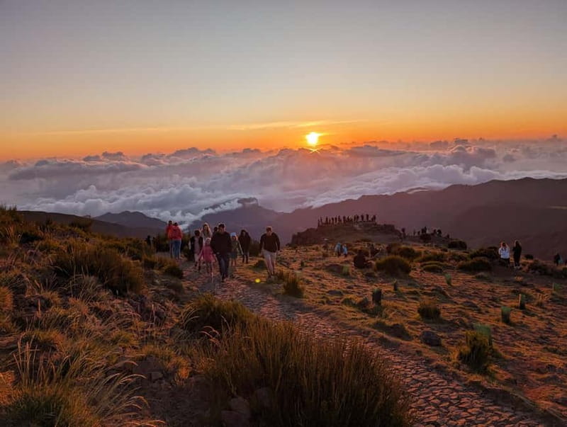 From Funchal: Pico Arieiro Sunrise with Optional Breakfast - What happens at Pico do Arieiro before breakfast