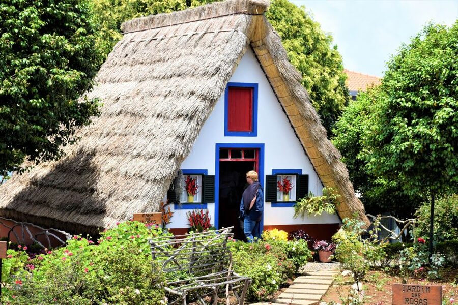 From Funchal: Santana and Pico do Areeiro East Island Tour - Key points to know before booking