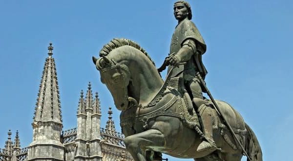 From Lisbon: Fátima, Batalha, Nazaré and Óbidos Day Tour - The coach ride, guide style, and pace