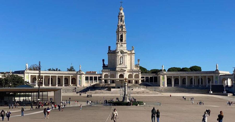 From Lisbon: Fátima, Batalha, Nazaré, and Obidos Tour by Van - Batalha Monastery and Portugal’s Gothic ambition