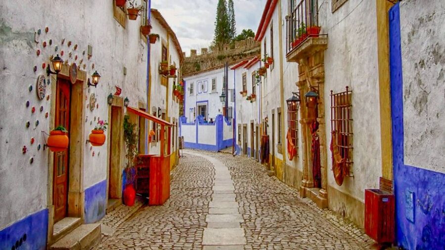 From Lisbon: Fátima, Batalha, Nazaré & Óbidos Full-Day Tour - Fátima, Portugal’s center of pilgrimage
