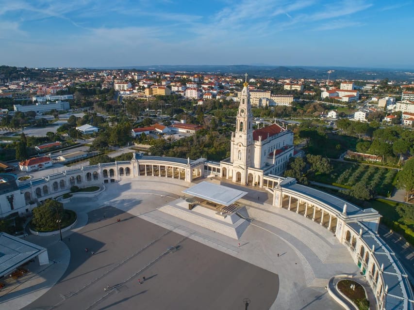 From Lisbon: Fatima, Batalha, Nazare, Obidos - Small Group - Key points at a glance