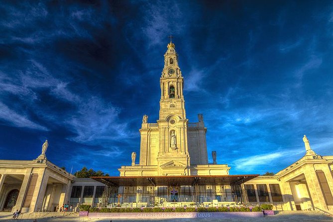 From Lisbon: Fatima Batalha Nazare & Obidos Small Group Day Trip - Fatima: a solemn first stop