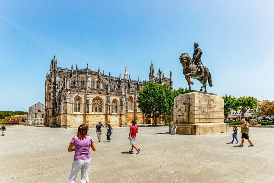From Lisbon: Fatima Batalha Nazaré & Óbidos Small-Group Tour - Batalha Monastery and the limits of a short stop