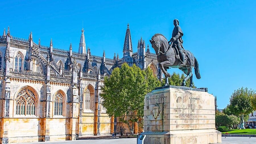 From Lisbon: Fatima, Batalha, Nazare, Obidos - Small Group - Fátima and the quiet power of the shrine