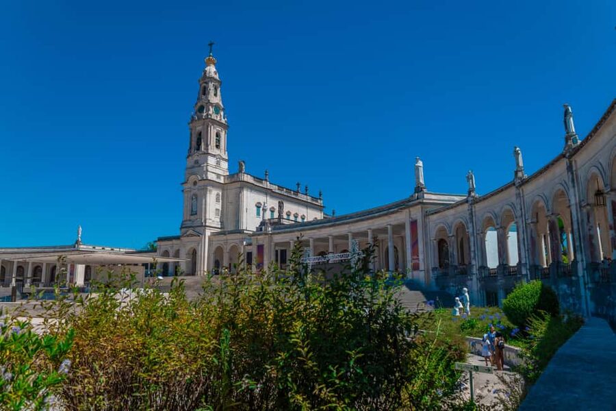 From Lisbon: Fátima, Nazaré & Sintra – 3 Cities Guided Tour - FAQ