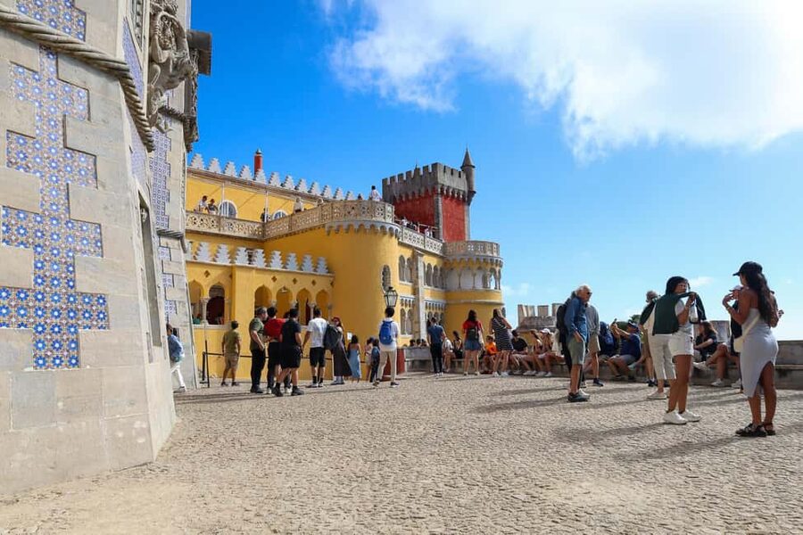 From Lisbon: Fátima, Nazaré & Sintra – 3 Cities Guided Tour - Nazaré and Sítio: fishing traditions above the Atlantic