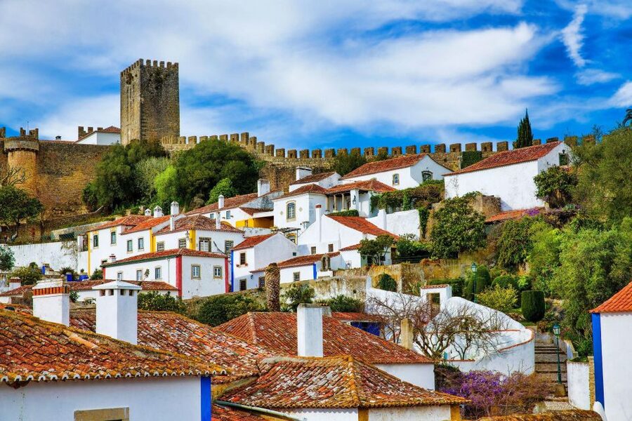 From Lisbon: Fátima, Óbidos Medieval, Nazaré Atlantic Coast - The first 90 minutes on the road