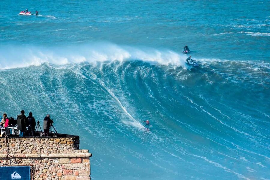 From Lisbon: Nazare Big Waves and Óbidos Guide Day Trip - Óbidos feels smaller, older, and slower