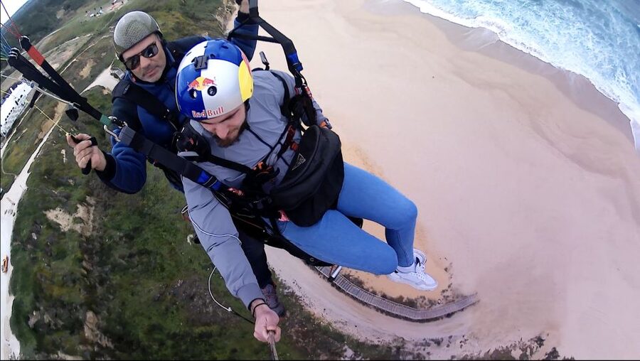 From Lisbon: Paragliding Tandem Flight - Landing on or near the beach
