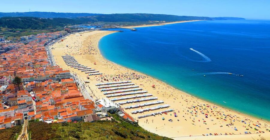 From Lisbon: Private Transfer to Porto with City Stops - Óbidos: medieval lanes and a quick taste of the past