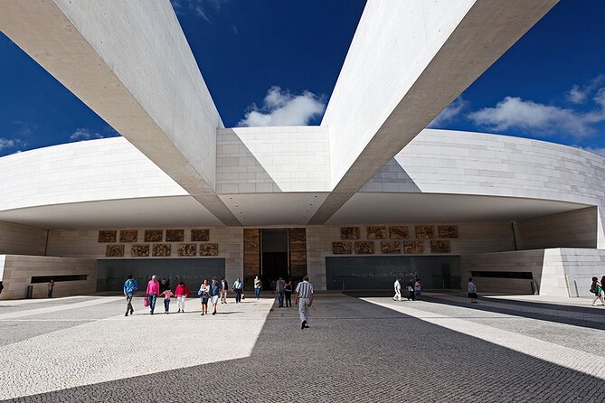 From Lisbon: Sanctuary of Fátima & the Little Shepherds Town - Arriving at the Sanctuary of Fátima