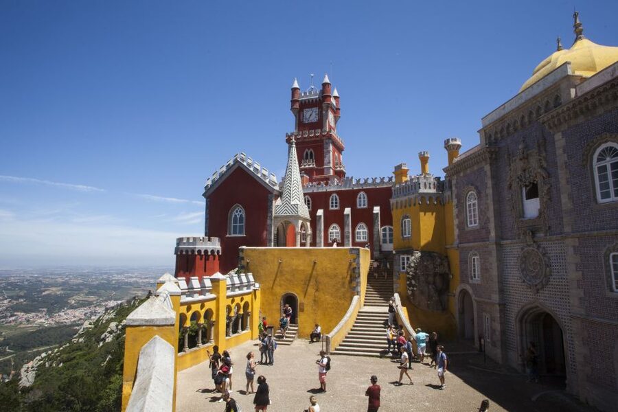 From Lisbon: Sintra and Cascais Full-Day Private Tour - Cascais, from fishing village to seaside retreat