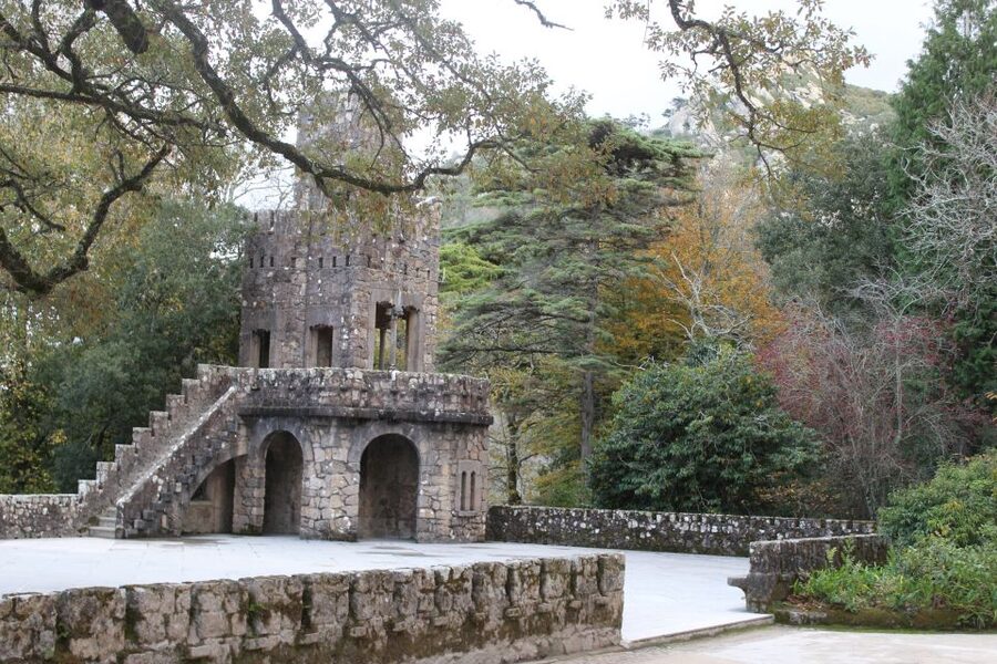From Lisbon: Sintra, Cabo da Roca, Cascais, & Estoril Tour - Sintra’s old center and a little free time