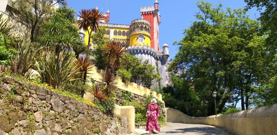 From Lisbon: Sintra, Regaleira and Pena Palace Guided Tour - A break in Sintra’s old town