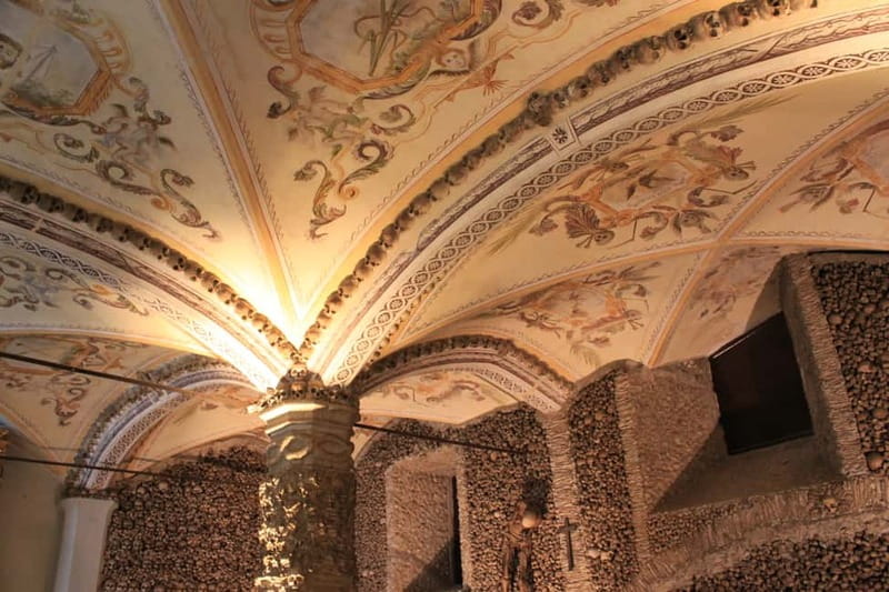 From Lisbon: Small-Group Day Tour to Évora and Monsaraz - Évora’s old streets, cathedral, and Roman Temple