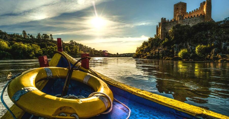 From Lisbon: Tomar, Christ Convent & Almourol Castle Tour - The Tagus and Zêzere river confluence