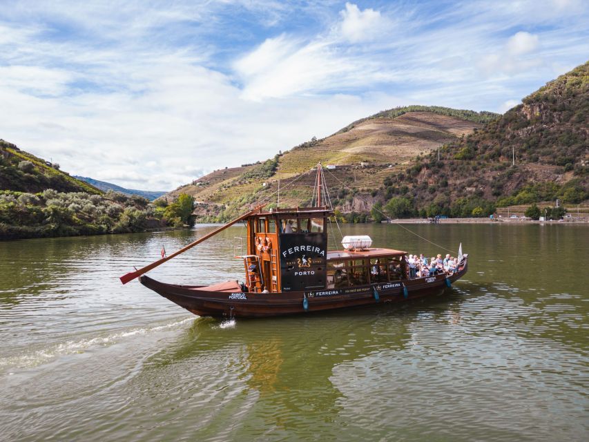 From Pinhão: Douro Valley Rabelo Boat Tour with Audio Guide - Ventozelo, Roncão, and the wine estates above the river