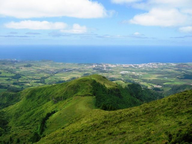 From Ponta Delgada: Lagoa do Fogo Half-Day Jeep Tour - The first big view at Pico da Barrosa
