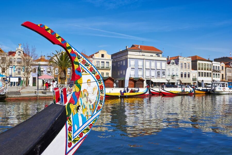 From Porto: Aveiro Half-Day Tour with 1-Hour Cruise - Leaving Porto near São Bento Station