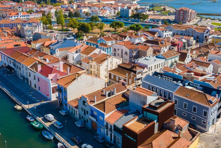 From Porto: Aveiro Private Guided Day Trip - Costa Nova’s striped fishermen’s houses