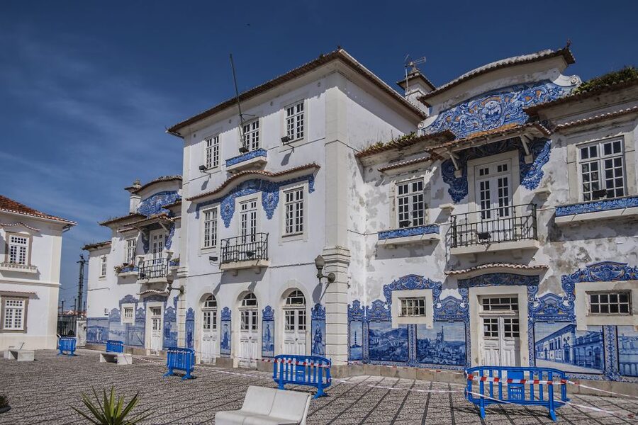From Porto: Aveiro Private Guided Day Trip - The drive from Porto with a private guide