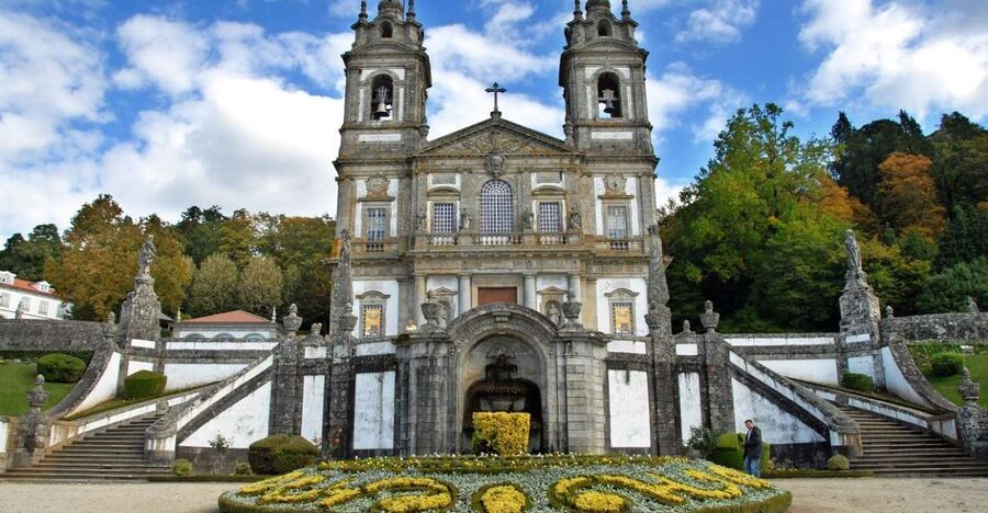 From Porto: Braga and Guimarães Full-Day Trip with Lunch - Braga Cathedral and the old center