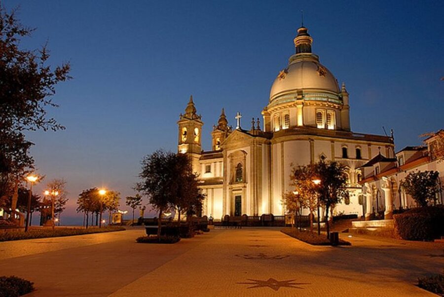 From Porto: Braga and Guimarães Small Group Tour with Lunch - Should you book it?