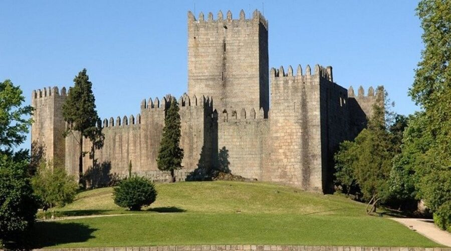 From Porto: Braga and Guimarães Small Group Tour with Lunch - Braga begins with churches, squares, and sacred hills