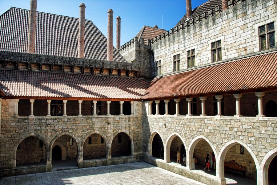 From Porto: Braga & Guimarães with Lunch Small Group Tour - Why this day trip works from Porto