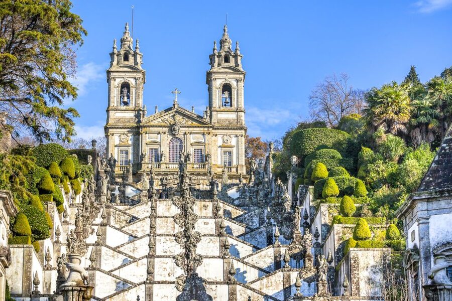 From Porto: Braga & Guimarães with Lunch Small Group Tour - A long Portuguese lunch with Vinho Verde