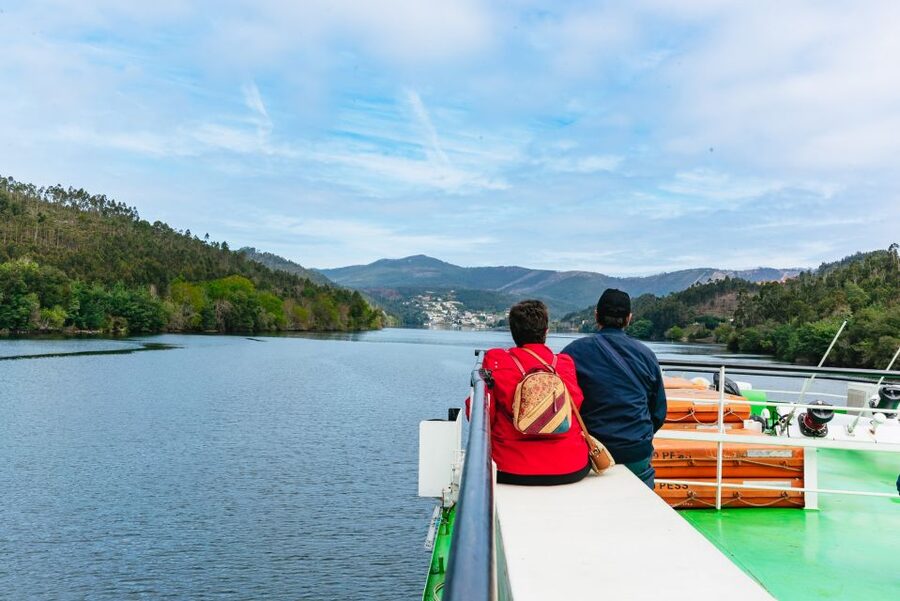 From Porto: Douro River Cruise to Régua with Lunch - Breakfast and the first stretch of river