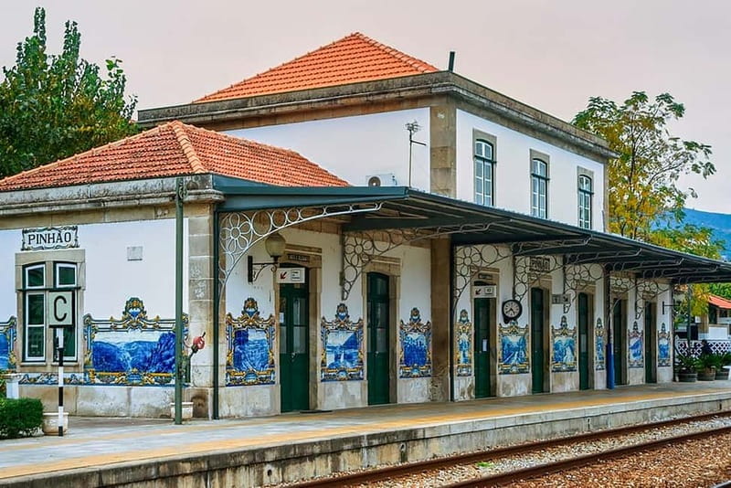 From Porto: Douro Valley with Wineries, Lunch and Boat Trip - Pinhão and the final tasting stop