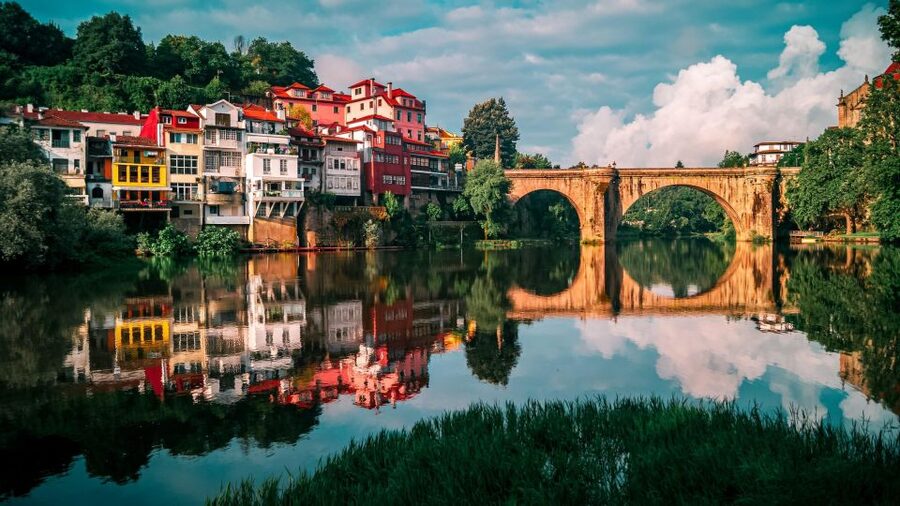 From Porto: Full-Day Douro Valley Trip - A proper Douro lunch in a wine cellar