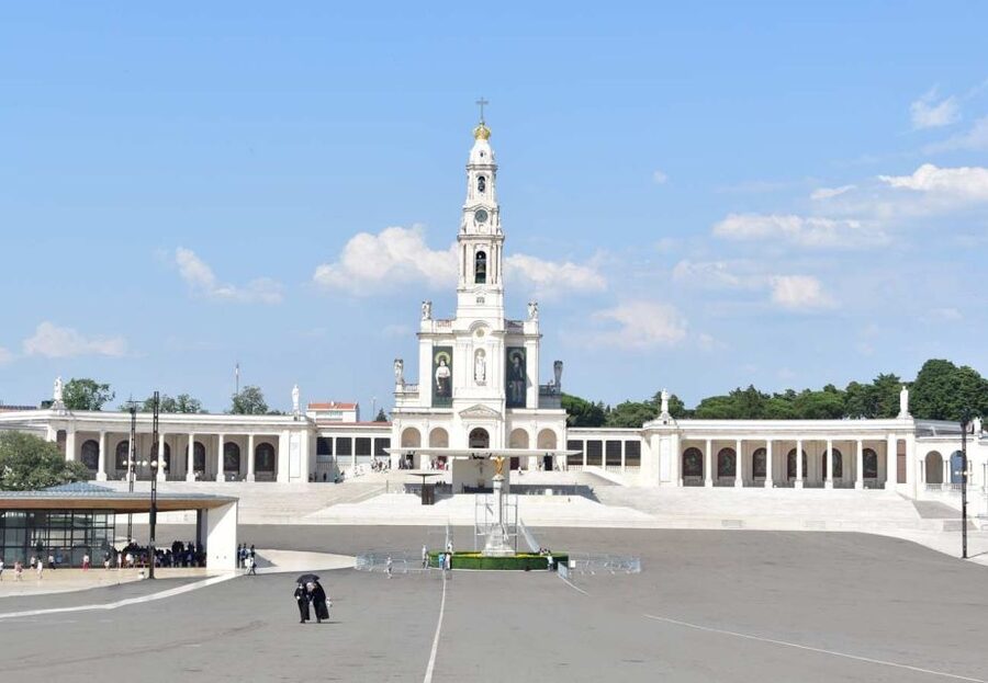 From Porto: Private Transfer to Lisbon w/ up to 4 City Stops - Key points to know before booking