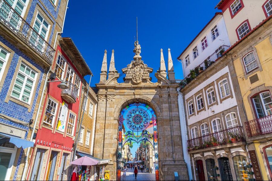 From Porto: Wonders of Braga & Guimaraes Private Day Trip - Guimarães Castle and the medieval center