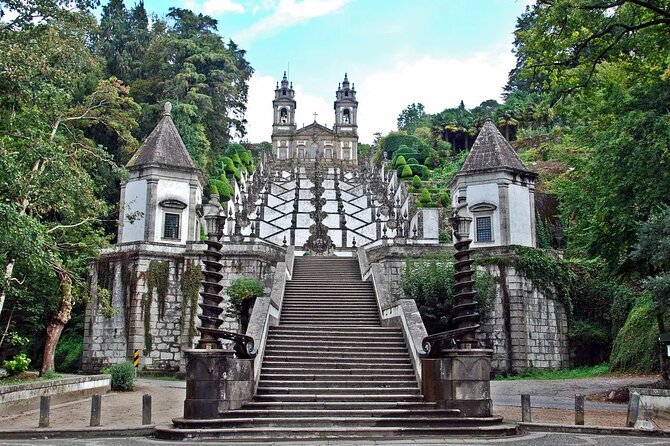 Full-Day Braga & Guimarães Guided Semi-Private Tour with Lunch from Porto - Starting at Bom Jesus do Monte