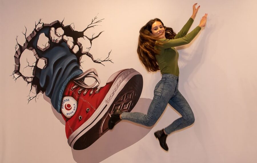 Funchal: 3D Fun Art Museum - The upside-down room and other perspective tricks