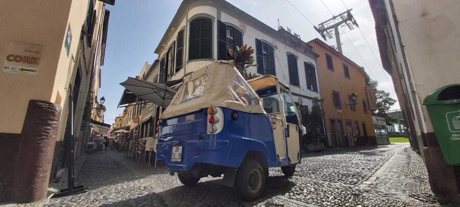 Funchal: Guided City Tuk-Tuk Tour - Guides who make the short route useful