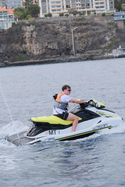 Funchal: Jet Ski Circuit - Riding in the designated sea area