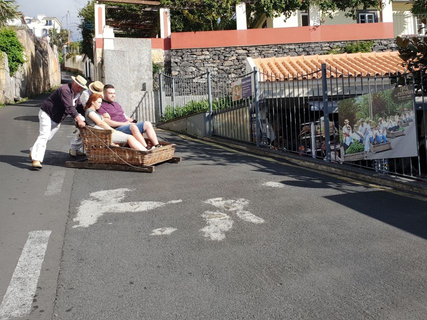 Funchal: Monte Toboggan and Old Town Tour by Tuk-Tuk - The tuk-tuk ride from Funchal to Monte
